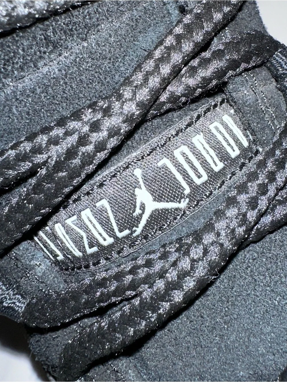 2017 Air Jordan 11 Retro Low Barons Size 9